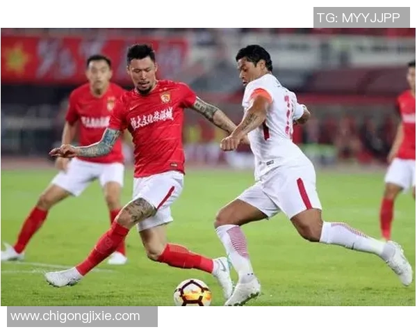 上海足球队以61分稳居联赛积分榜首位冲击欧冠荣耀